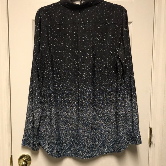 Long Sleeve Banana Republic button down blouse - Picture 5 of 5